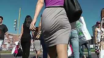 Bouncing Booty On The Street With Big Ass