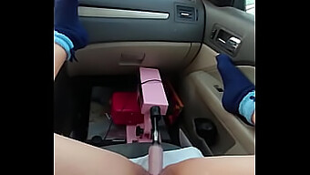 Un Divertente Viaggio A Casa Con Una Macchina Del Sesso