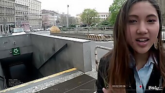 Orientálna Teen Turistka May Thai Zažíva Intenzívny Pov Sex