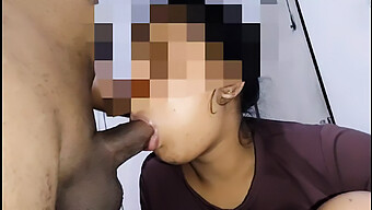 Creampie Con Una Ragazza Adolescente Dello Sri Lanka