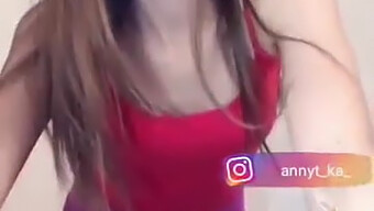 Actuación Seductora De Baile En Vivo De Abby