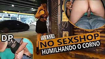 Dos Chicos Tienen Sexo Con Una Esposa Caliente Mientras Su Marido Cornudo Mira - Parte 1