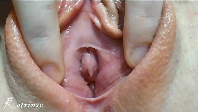 Asian Girl'S Wet Pussy: Close-Up Masturbation