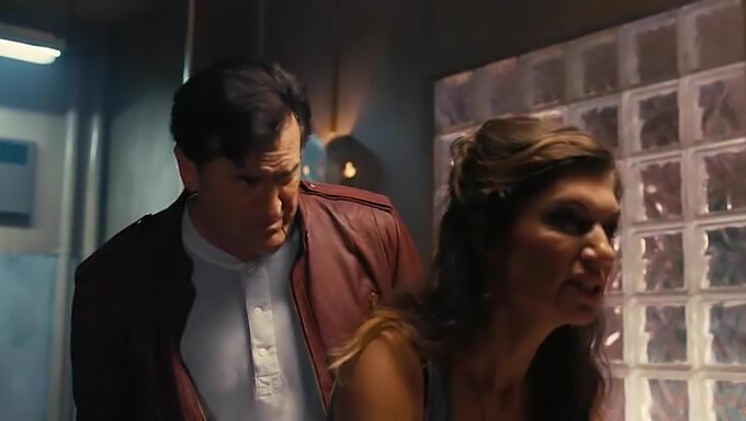 Aventura Divertida De Halloween De Jennifer Freed Em Estilo Cachorrinho: Ash Vs. Evil Dead S1e01