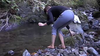 Vivez Le Frisson Du Sexe En Plein Air Dans Le Froid