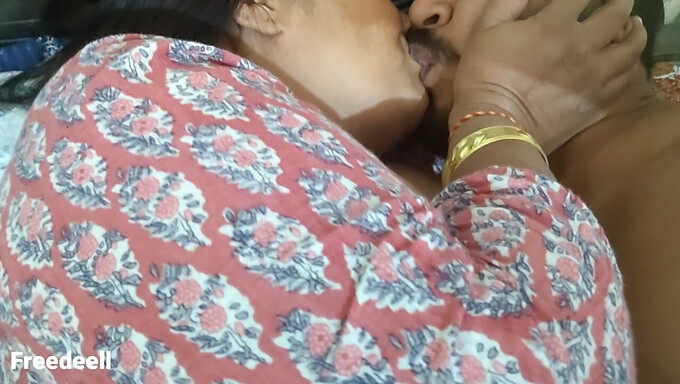 Peitos Naturais Da Milf Bhabhi São Fodidos Em Vídeo Hd