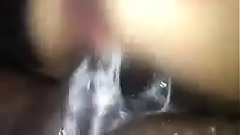 Vídeo Amador De Uma Mulher Peituda Desfrutando Do Pau De Um Homem