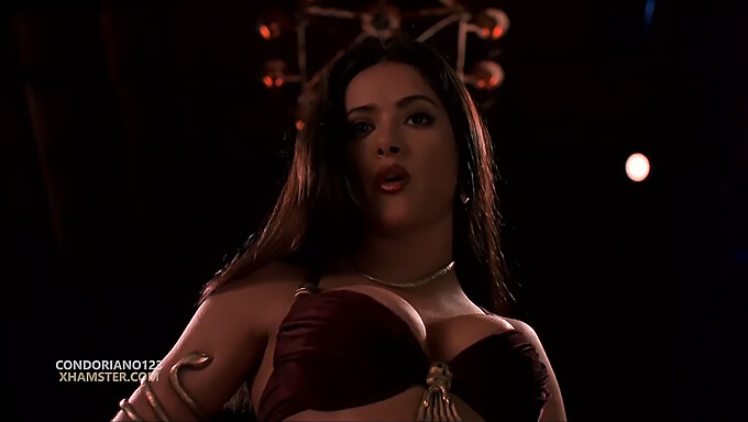 O Momento Sedutor De Lingerie De Salma Hayek